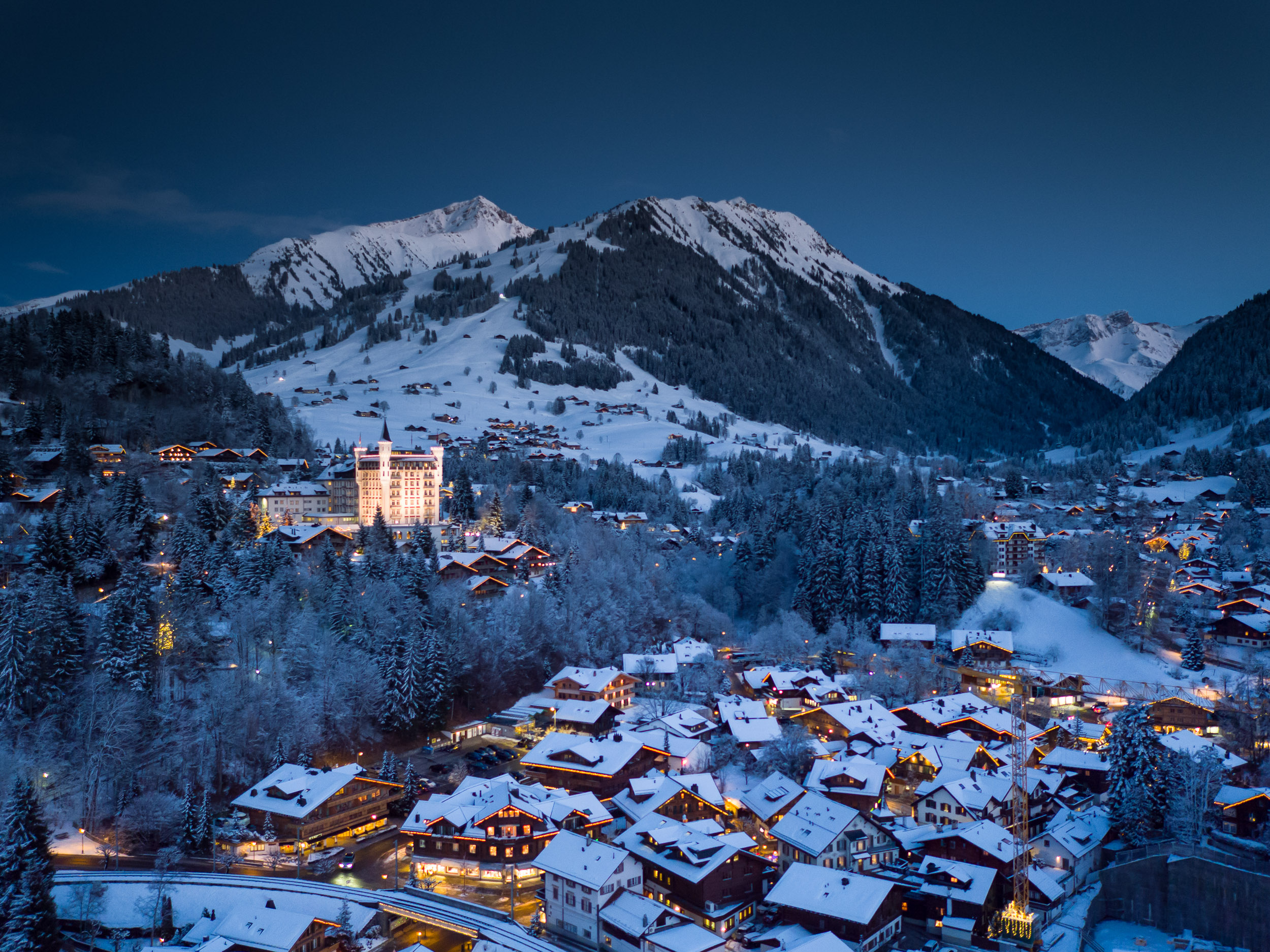 Facade lighting | Hotel Gstaad Palace | Qu solutions