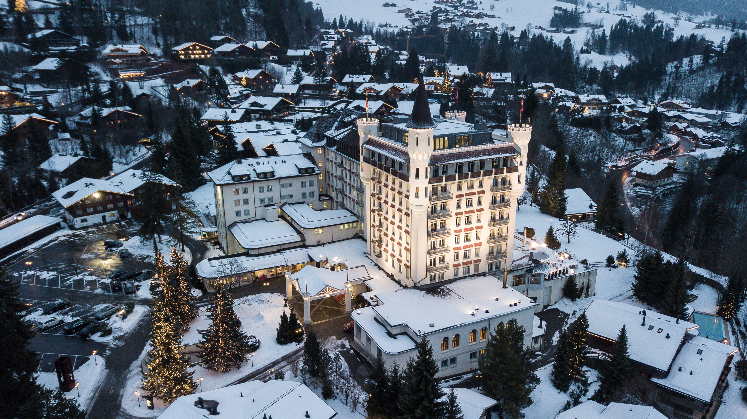 Facade lighting | Hotel Gstaad Palace | Qu solutions