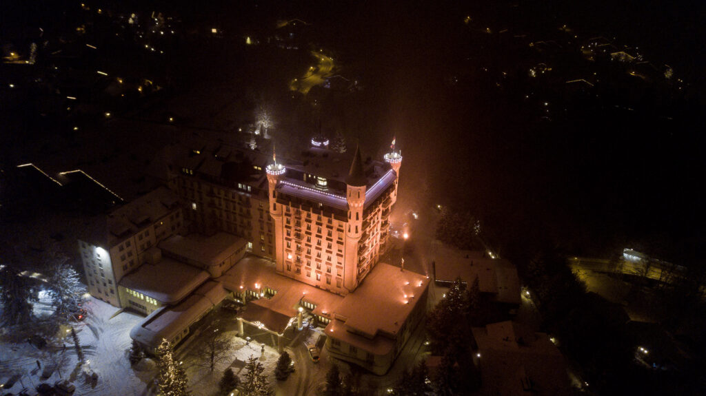 Facade lighting | Hotel Gstaad Palace | Qu solutions
