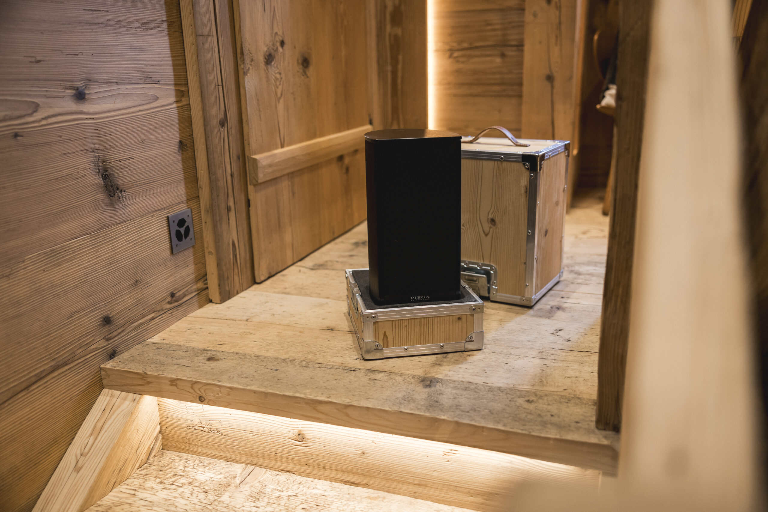 Qu Solutions | Lautsprecher Case | Speaker Case | Piega | Qu Laboratory