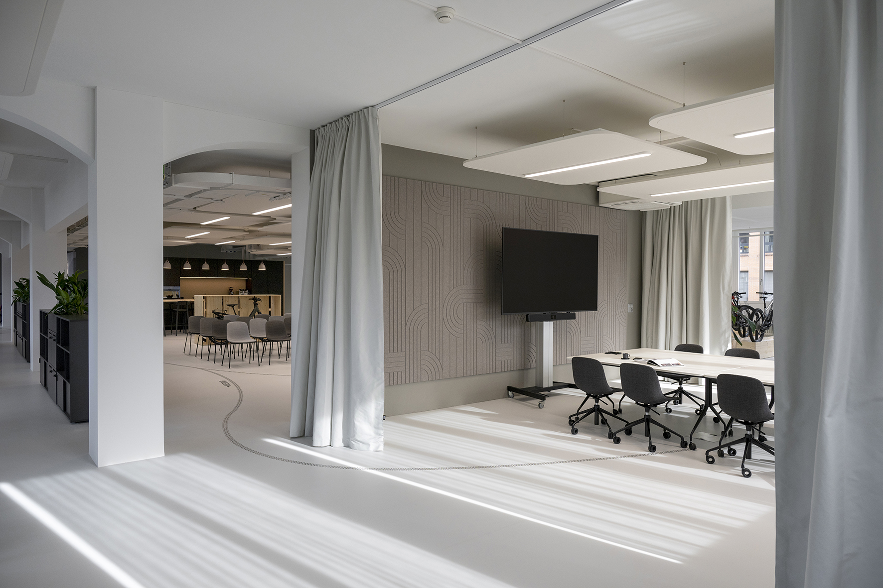 Meetingroom | Office World Ofelec | Qu AG