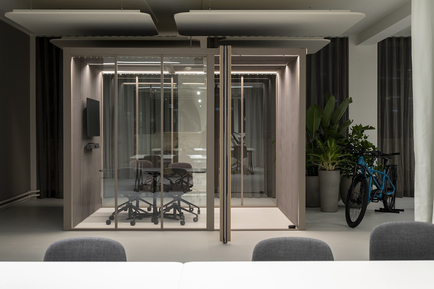 Meetingroom | Office World Ofelec | Qu AG