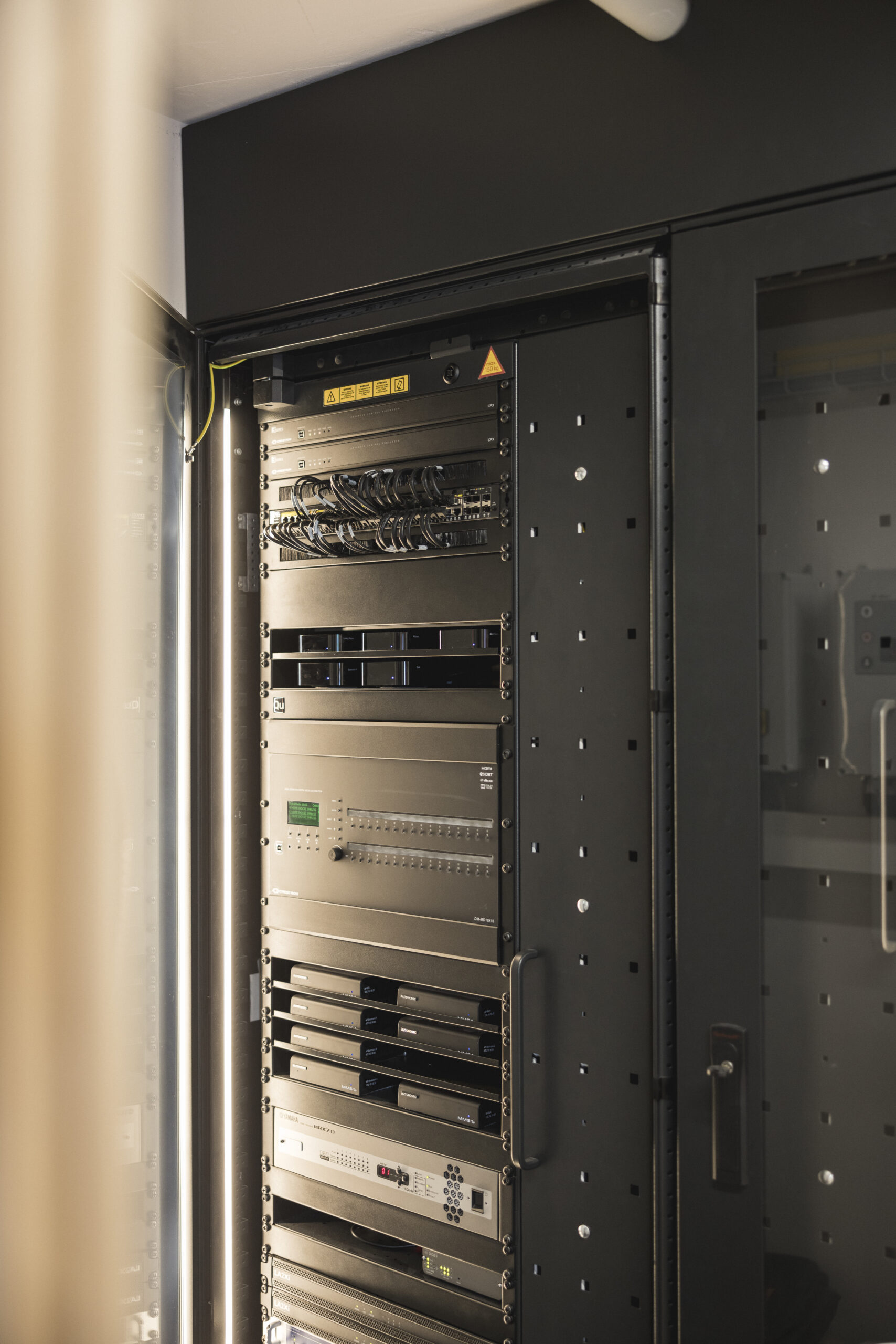 Qu Solutions | rack residencial | Chalet Switzerland