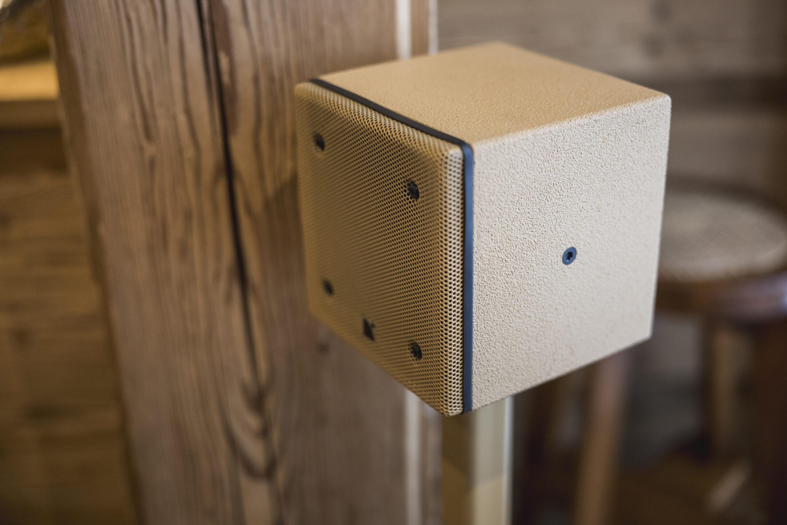 Qu Solutions | customize sound speaker | L-Acoustics | Chalet Switzerland