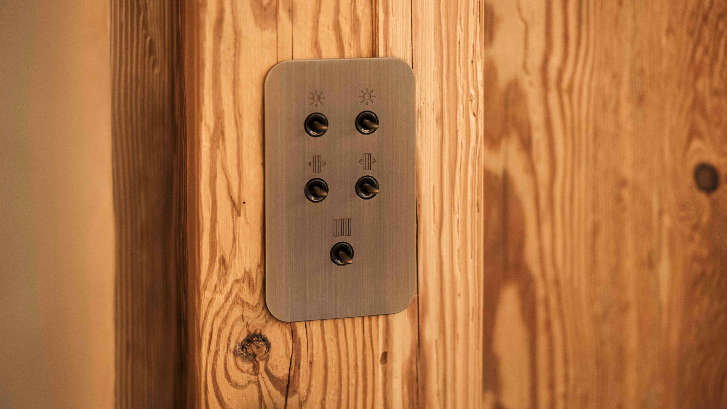 Qu Solutions | Control interface | Chalet Switzerland | Switch
